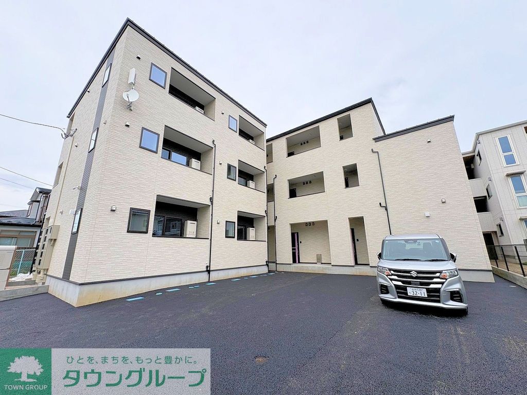 建物外観　駐車場