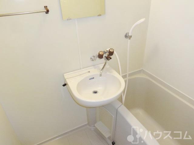 バス・シャワールーム　ユニットバスは家賃に免じて我慢です。