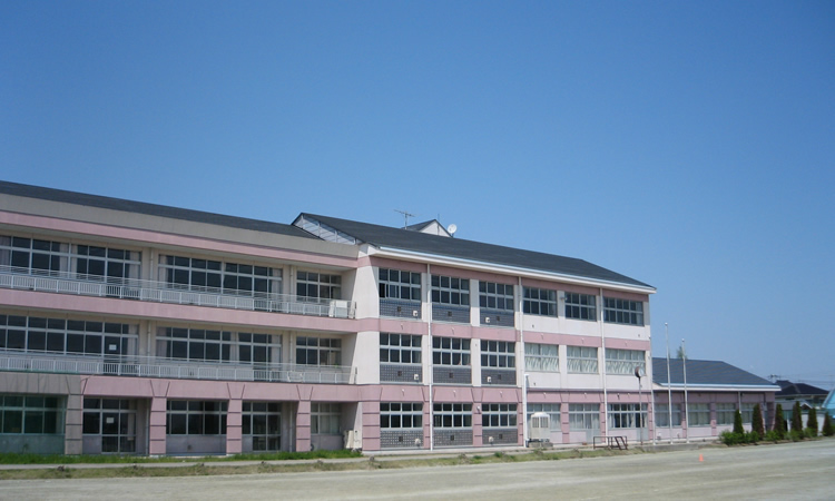 中学校　中根台中学校（中学校）まで518m