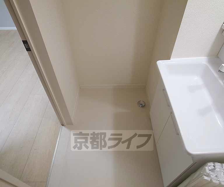 洗面設備　大きな脱衣所です