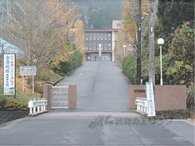 中学校　石部中学校（中学校）まで1600m