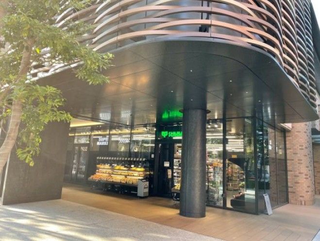 スーパー　サミットストア神田スクエア店（スーパー）まで306m