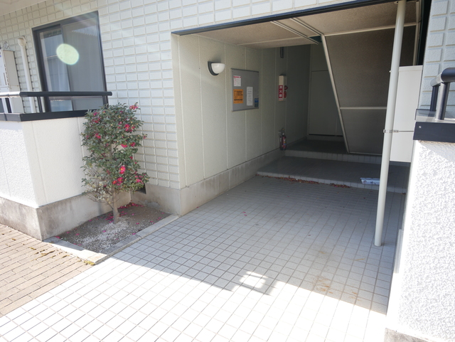 エントランス　★明るいエントランスの写真です★