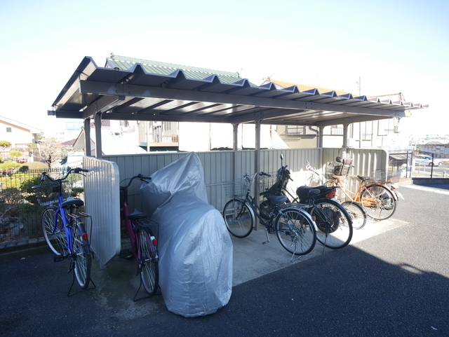 その他共有部分　★敷地内に屋根付駐輪場がございます★