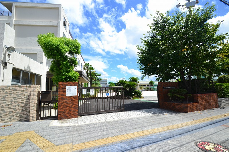 小学校　広島市立荒神町小学校（小学校）まで212m