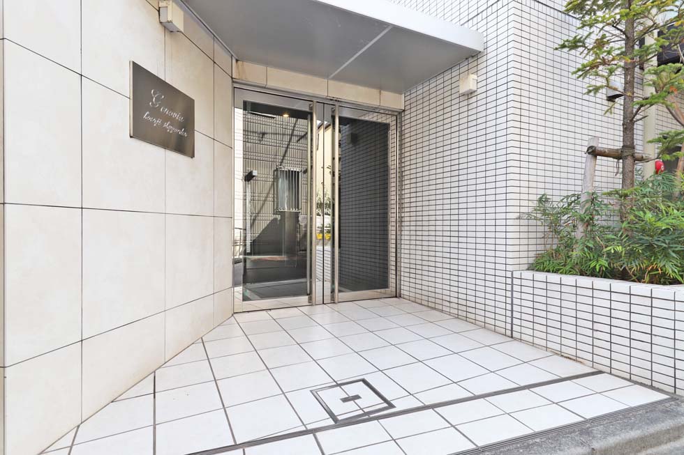 建物外観　外観は落ち着いています