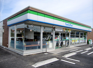 コンビニ　（コンビニ）まで300m