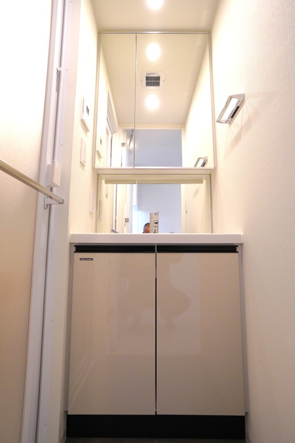 洗面設備　※写真は同タイプ住戸です。