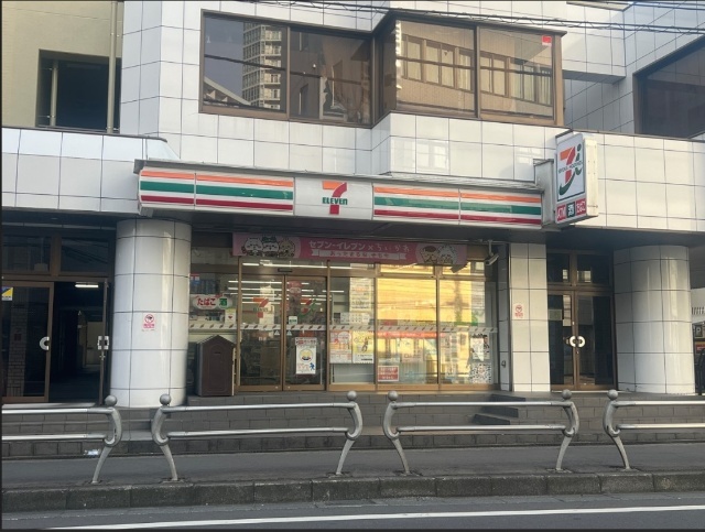 コンビニ　セブンイレブン柏３丁目店（コンビニ）まで289m