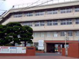 中学校　総社市立総社西中学校（中学校）まで434m