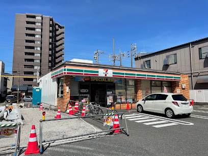 コンビニ　セブンイレブン 名古屋一番3丁目店（コンビニ）まで563m