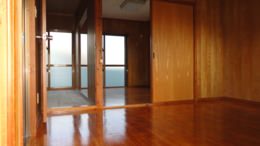 アパート城の居間写真