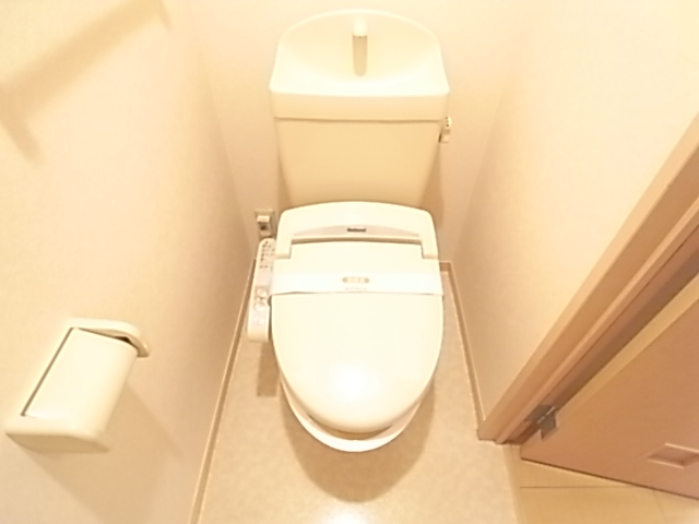 トイレ　写真は同物件の同タイプのものです