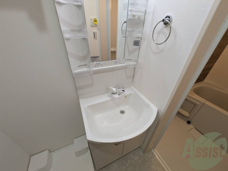 洗面設備　洗面台もありますので朝の準備はコチラから。