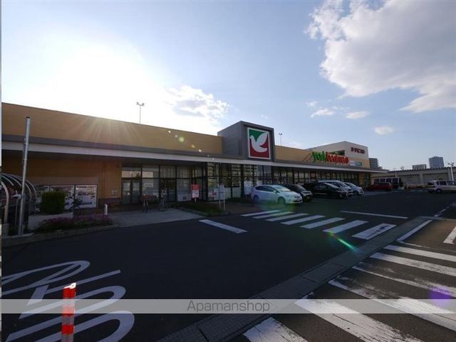 スーパー　ヨークベニマル太子堂店（スーパー）まで538m