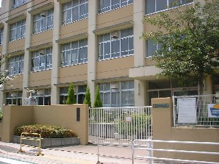小学校　神戸市立御蔵小学校（小学校）まで236m