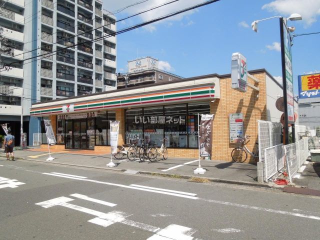 コンビニ　セブンイレブン 八尾光町1丁目店（コンビニ）まで101m