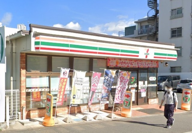 コンビニ　セブンイレブン　豊中寺内2丁目店（コンビニ）まで263m