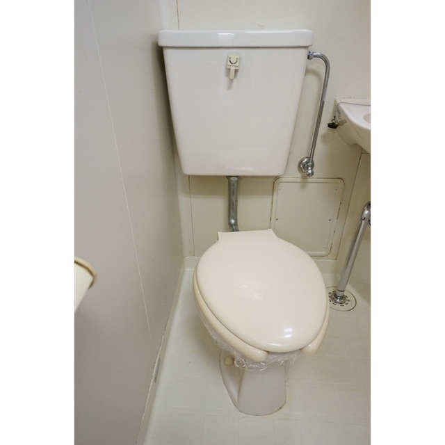 トイレ　別部屋の写真