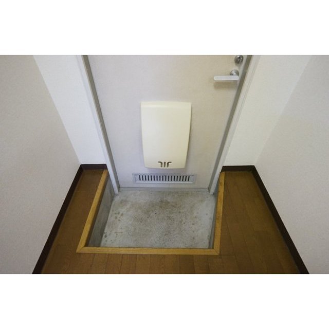 玄関　別部屋の写真