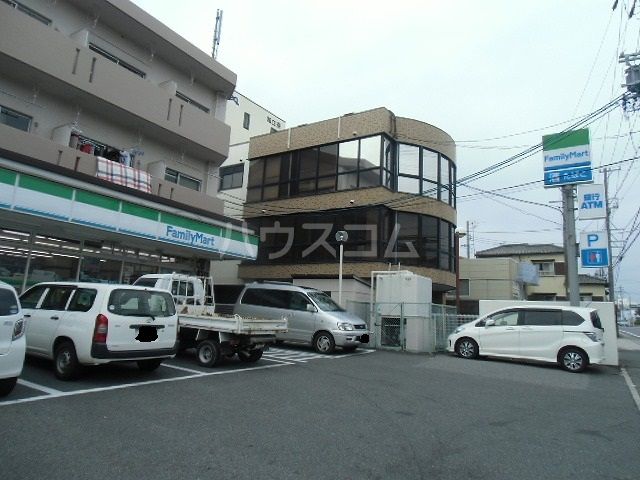 コンビニ　ファミリーマート 逢妻店（コンビニ）まで2060m