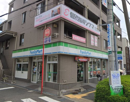 コンビニ　ファミリーマート豊津駅前店（コンビニ）まで375m