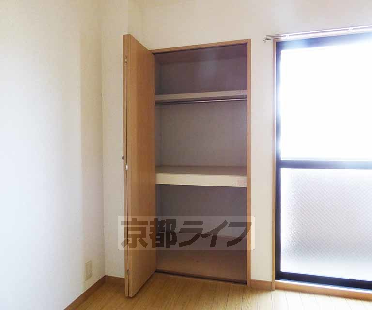 収納　奥行きのある収納です。