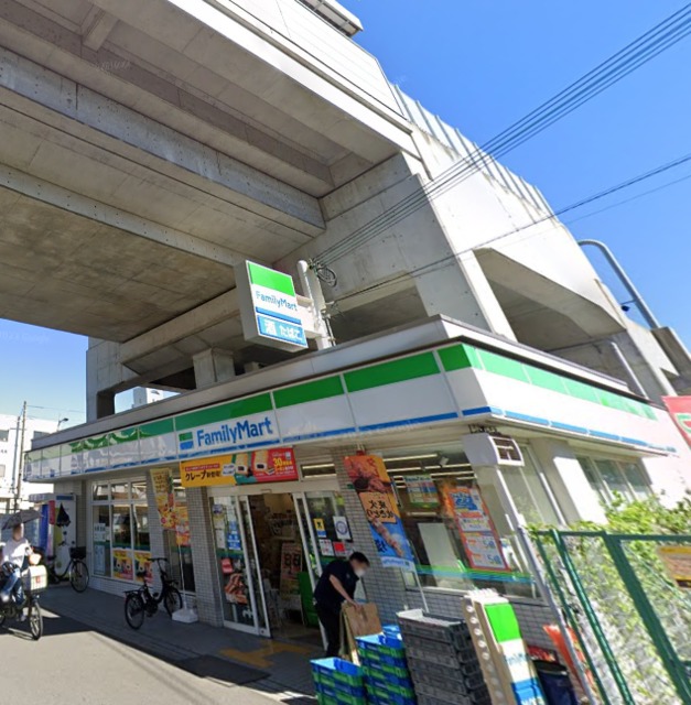 コンビニ　ファミリーマート南田辺駅前店・唐揚げ美味い！！（コンビニ）まで655m