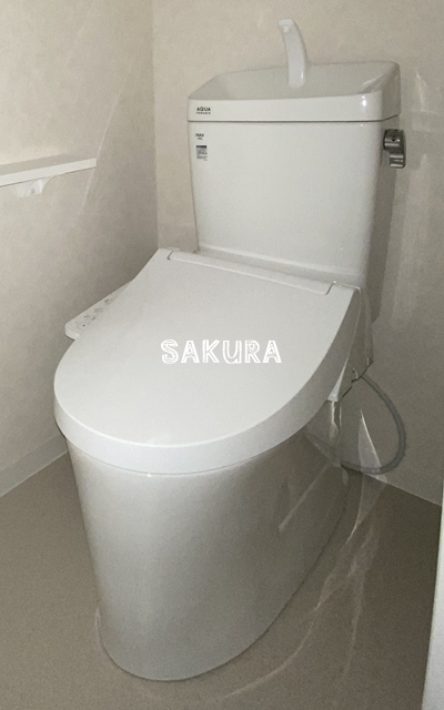 トイレ　落ち着いた色調のトイレです♪