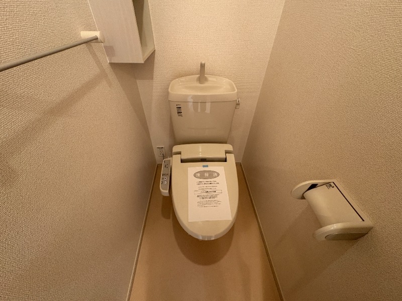 トイレ　※別号室の写真になります※