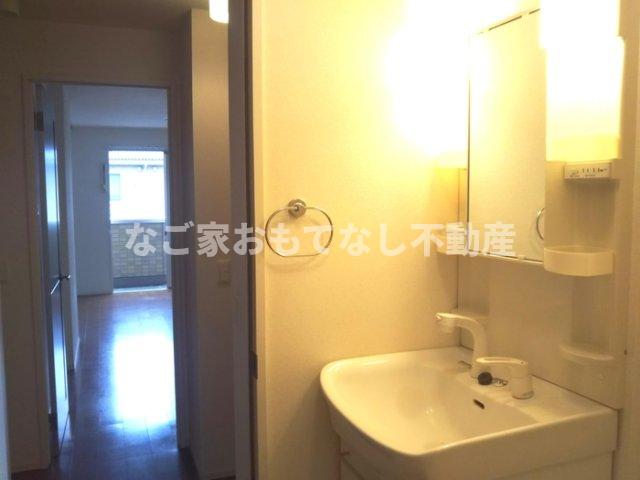 洗面設備　※写真は別号室