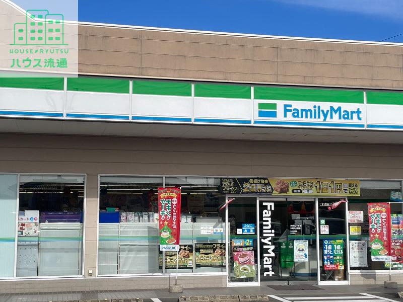 コンビニ　ファミリーマート大村大川田店（コンビニ）まで642m