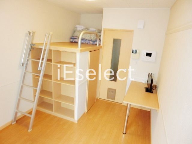 その他部屋・スペース　バルコニー側からのお部屋です