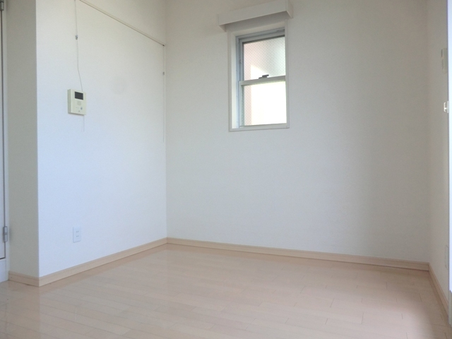 その他　☆角部屋・２面採光の居室です。☆