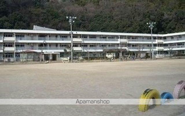 小学校　上温品小学校（小学校）まで850m