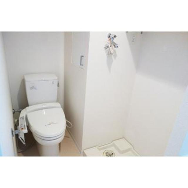 トイレ　※写真は同タイプ住戸です。