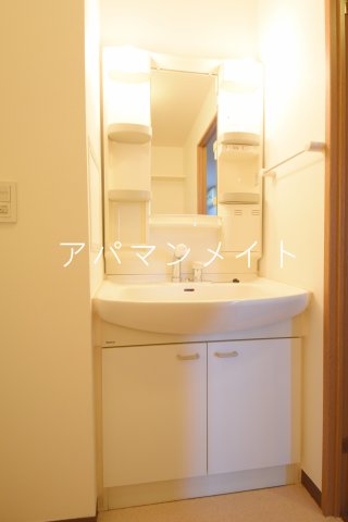 洗面設備　使いやすい洗面所です