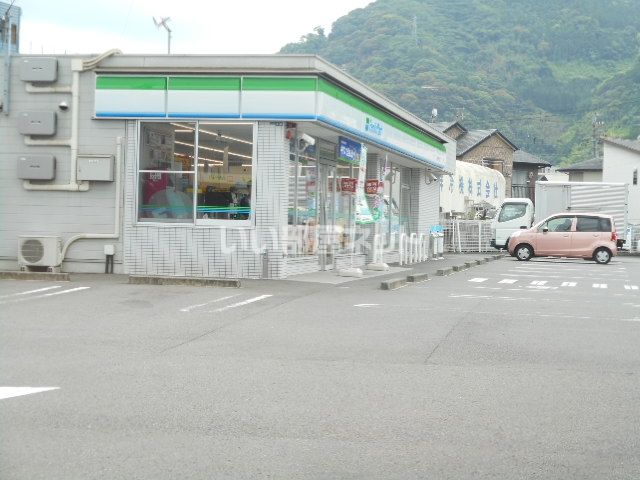 コンビニ　ファミリーマート 静岡丸子六丁目店（コンビニ）まで820m