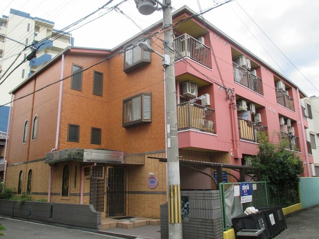 建物外観　建物の個性を主張するシックな外観です