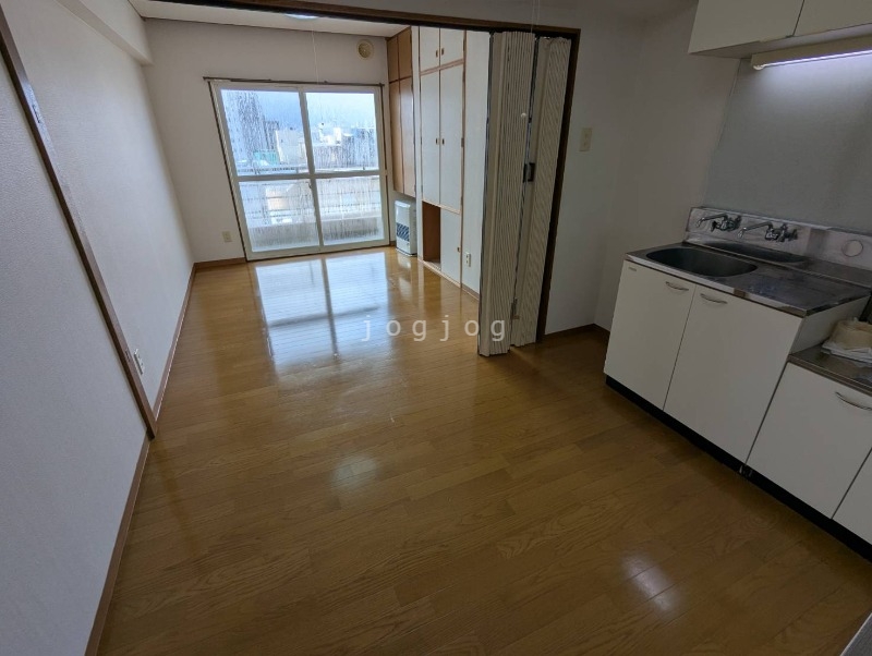 その他部屋・スペース　日当たりの良い明るいお部屋です。