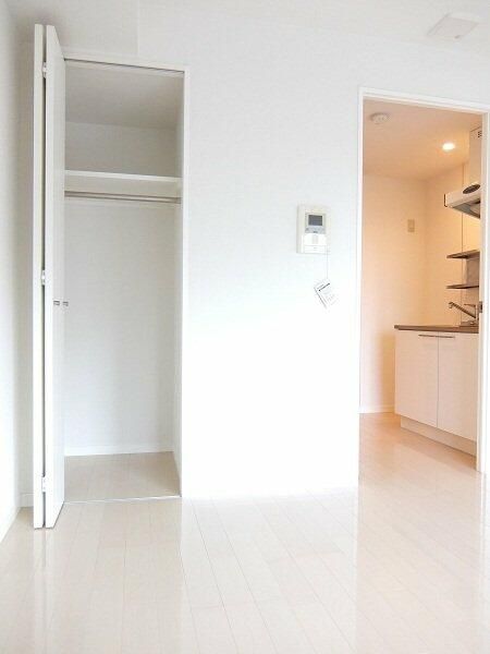 収納　写真は同タイプ住居です。