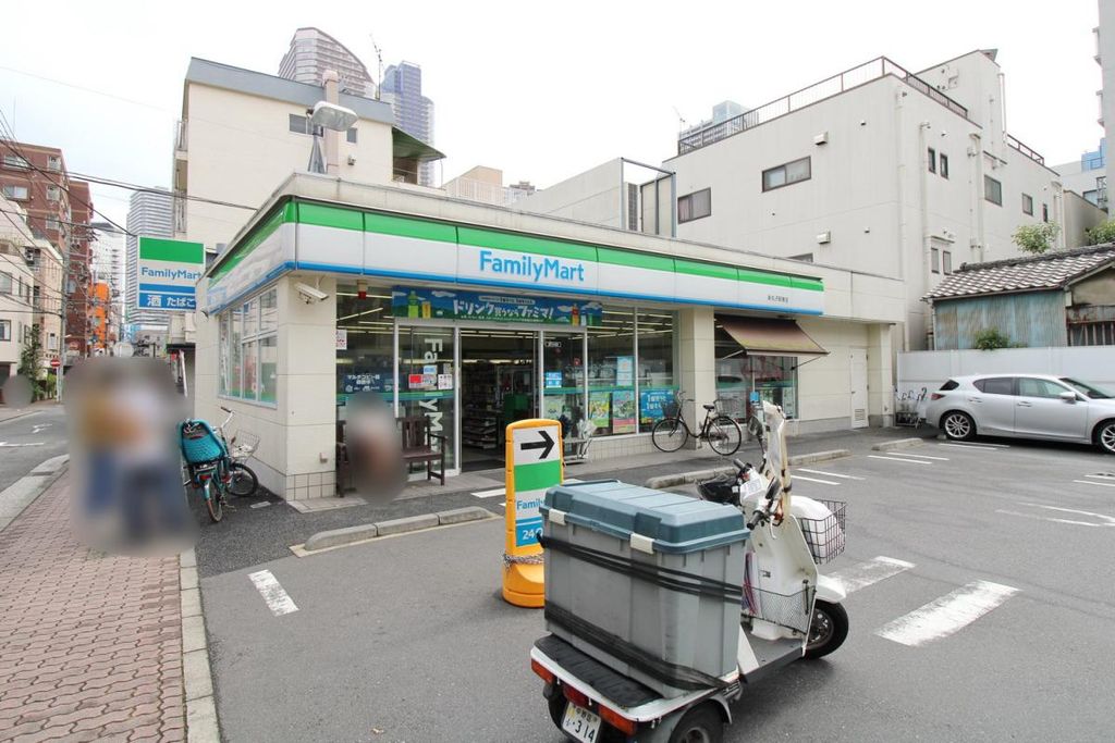 コンビニ　Family Mart 新丸子駅東店（コンビニ）まで250m