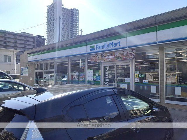 コンビニ　ファミリーマート堤通町店（コンビニ）まで800m