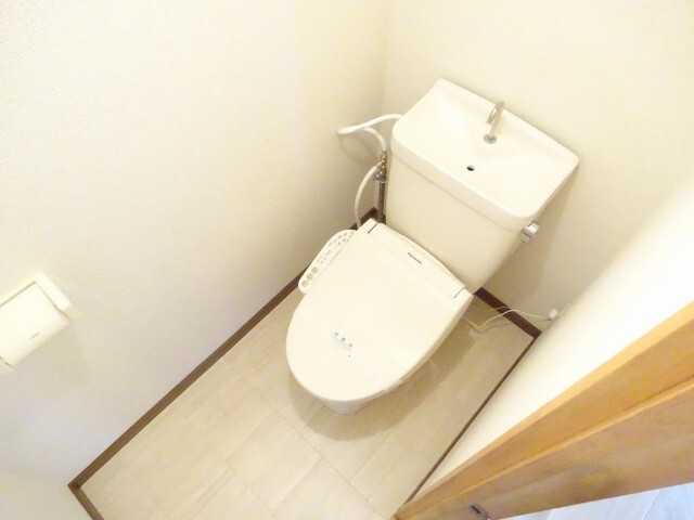 トイレ　同物件別室のイメージ画像となります