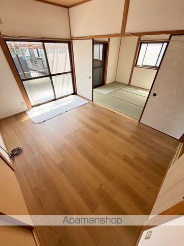 井崎貸家A棟の居間写真