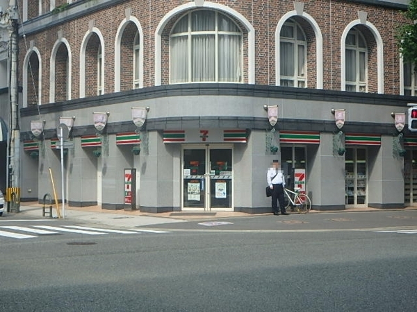 コンビニ　セブンイレブン博多駅南1丁目店（コンビニ）まで87m