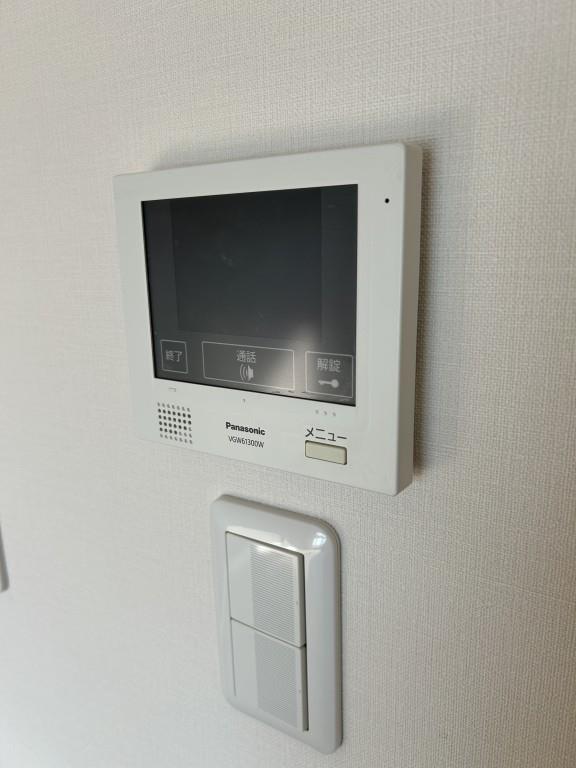 セキュリティ　TVモニター付きインターホン