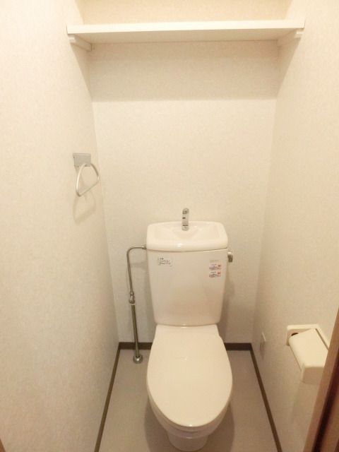 トイレ　もちろんバストイレ別です