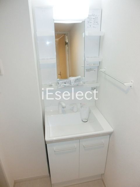 洗面設備　便利な洗髪洗面化粧台です。