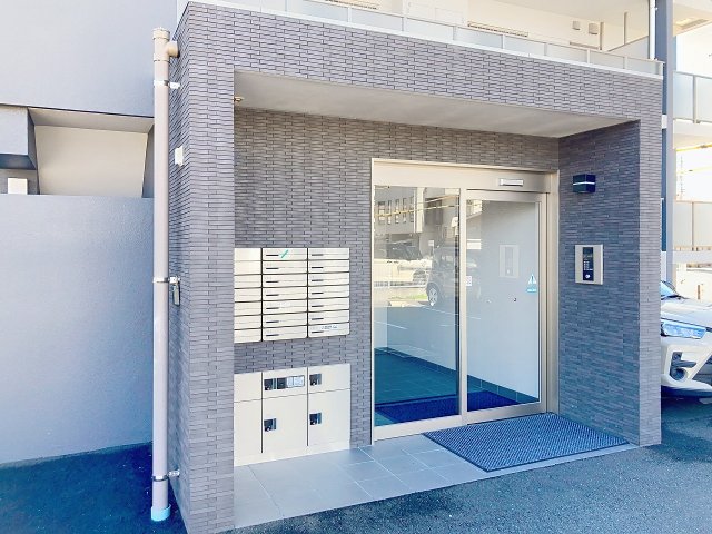 エントランス　現況が相違する場合は現況を優先致します。